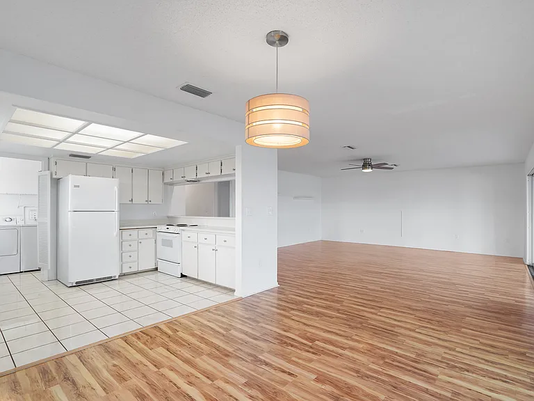 7845 Boca Ciega Dr — Photo 10