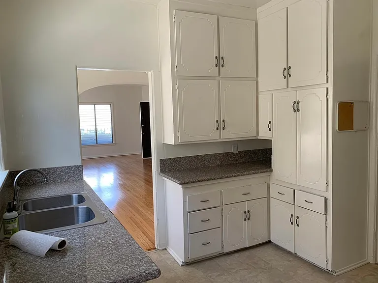 418 N Gardner St #418 — Photo 8