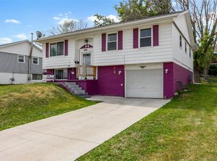 6041 Underwood Ave SW, Cedar Rapids, IA 52404