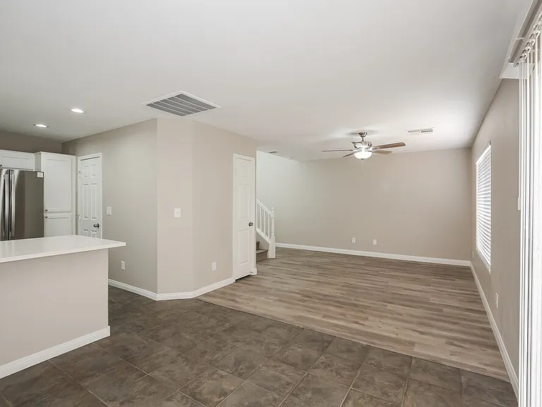 9503 Diamond Bridge Ave — Photo 5