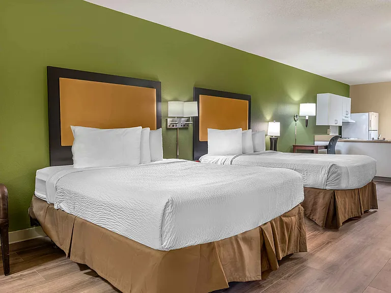 Studio Suite - 2 Full Beds