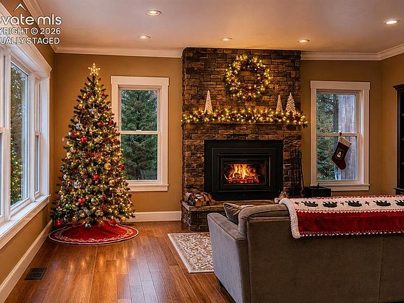 5th image of 521 Woodrock Way