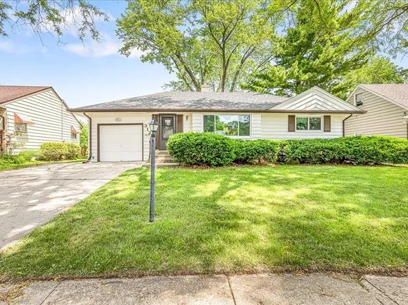 312 Oak Knls S, Rockford, IL 61108