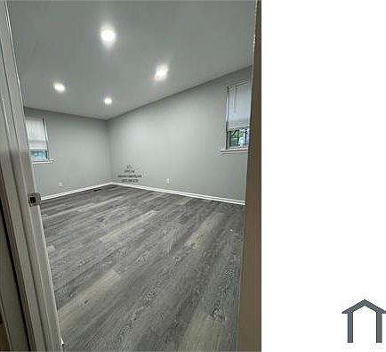 2nd image of 10008 Jeanes St Floor 1