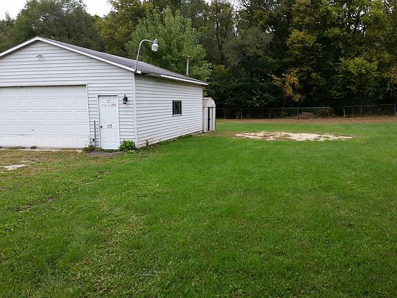 3rd image of 1322 Minns Dr