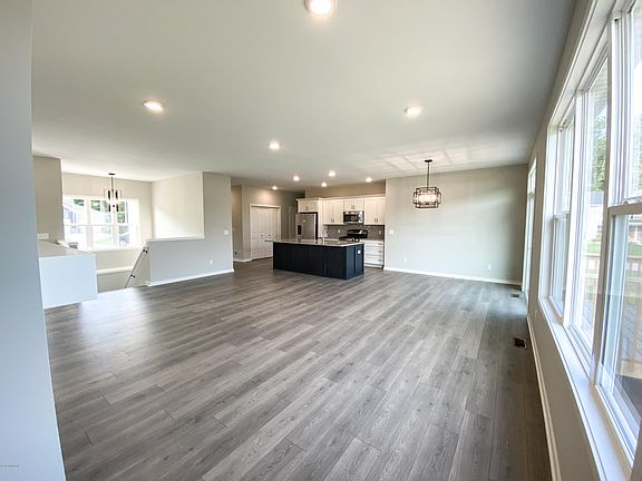 5th image of 615 Lazy Oak Trl #40