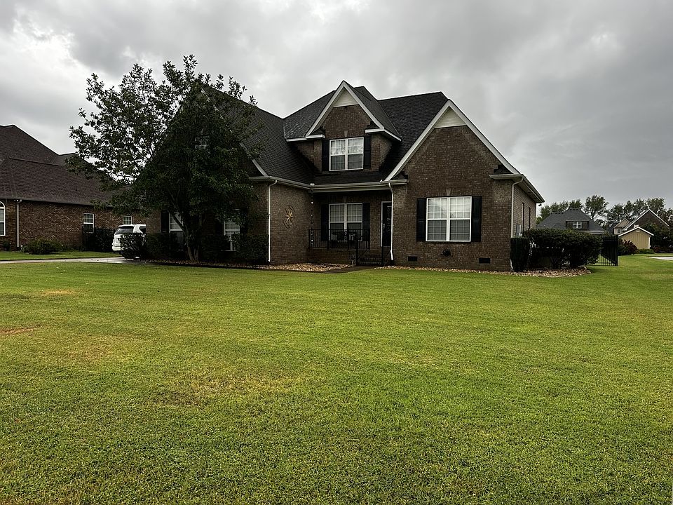1st image of 813 Furman Dr
