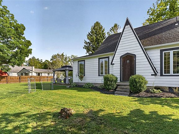 2nd image of 230 River Meadow Dr