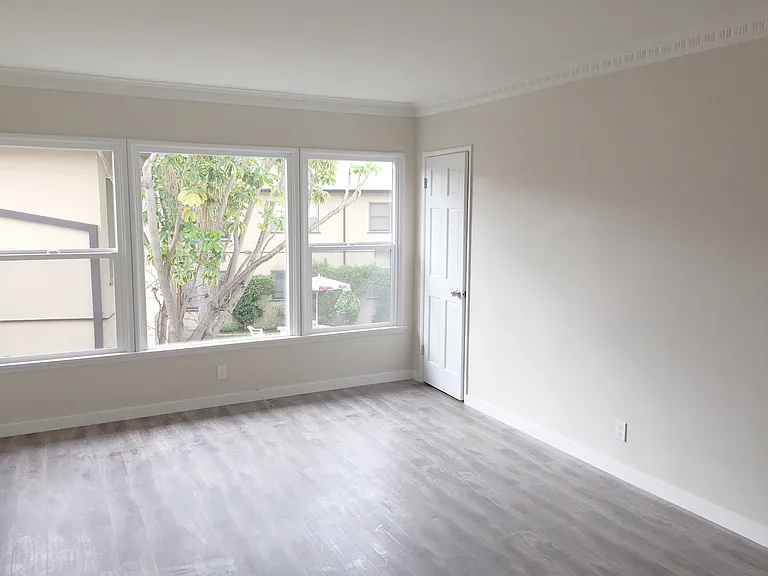 3300 Castle Heights Ave — Photo 6