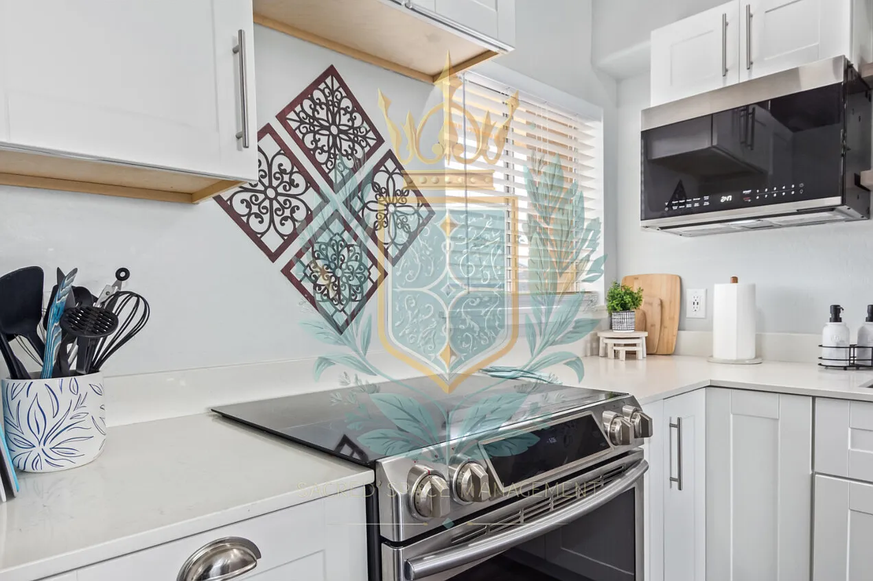 Cozy 1-Bedroom Condo in Windsor | Fully Furnished | Sleeps 2-3 — Photo 3