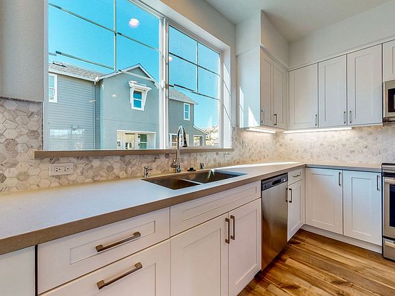 4th image of 282 Gambrel Cir