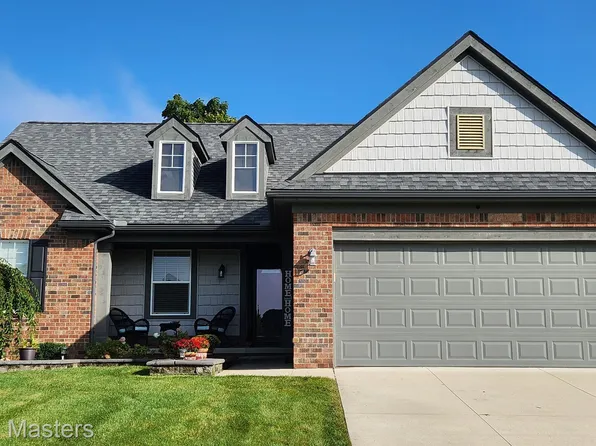 9253 Birch Pointe Dr, Newport, MI 48166