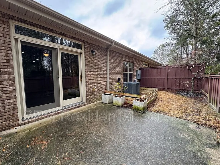 4534 Regent Dr — Photo 18