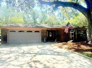 2359 Sandalwood Pl, Gautier, MS 39553