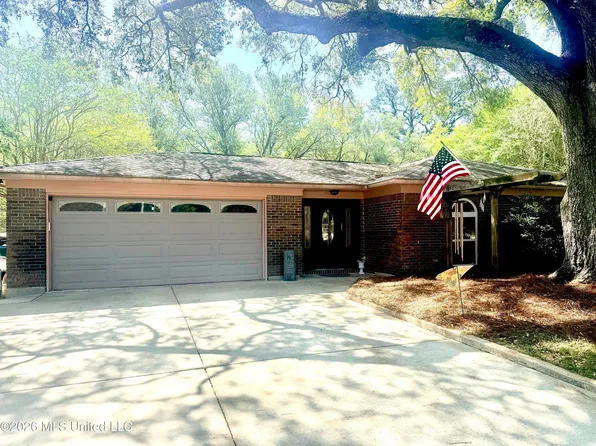 2359 Sandalwood Pl, Gautier, MS 39553