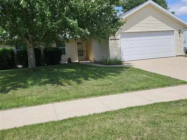 480 Maddie Ln, Tiffin, IA 52340