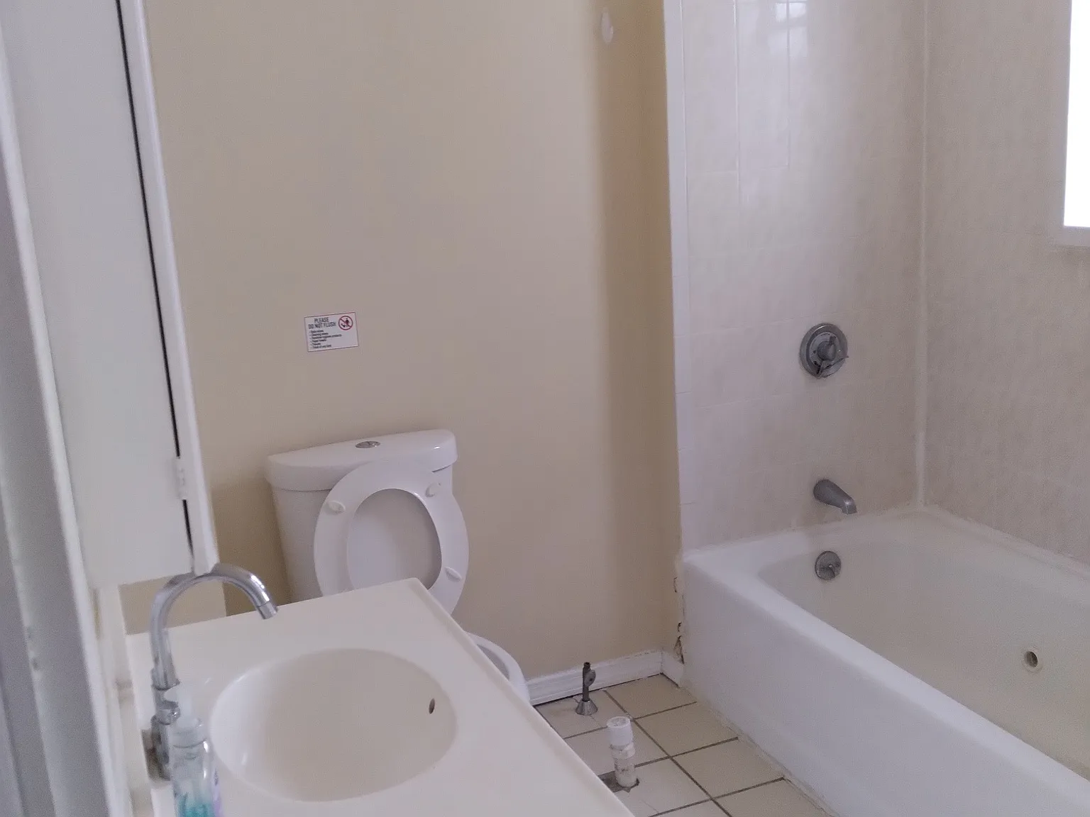 4 bed, 1400 sqft, $3,400 — Photo 4