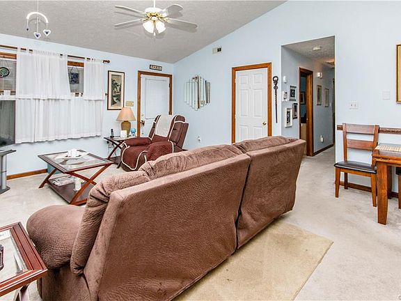 4th image of 589 N Mullens Ln