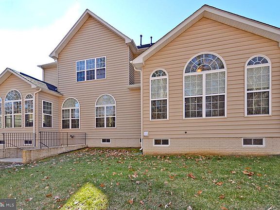 4th image of 4204 Coakley Ln