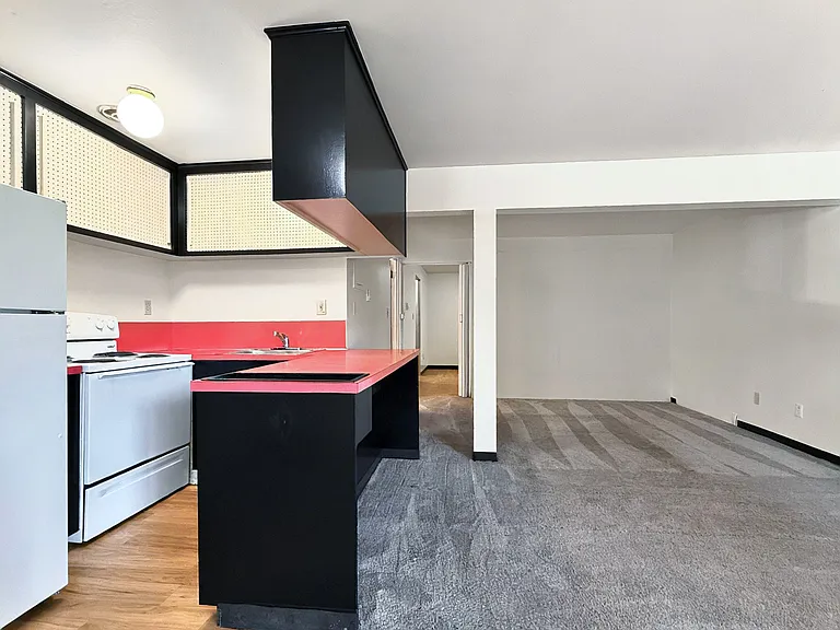 1319 15th Ave S #15 — Photo 4
