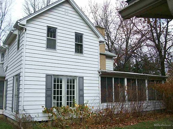 4th image of 1545 Bayview Ave