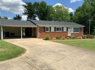 7002 Arden Rd, Thomasville, NC 27360