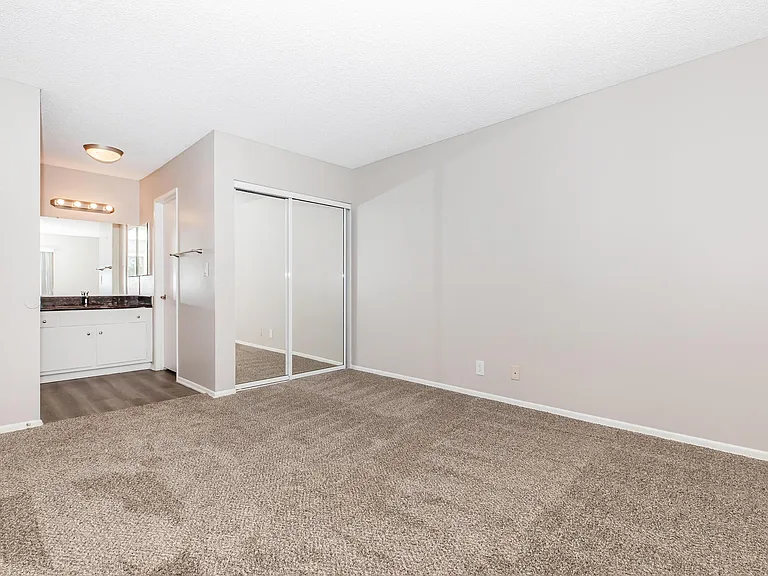 Sierra Vista — Photo 31