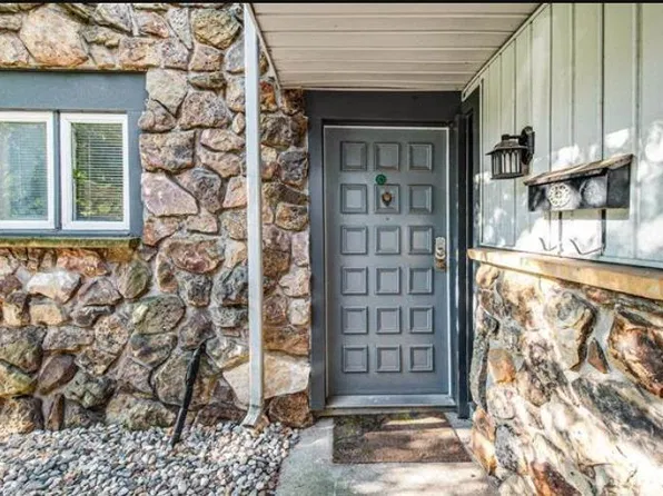 18200 Stoneridge St APT A, South Bend, IN 46637