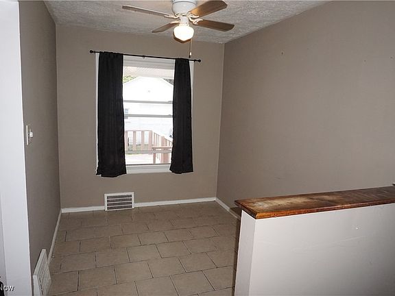 5th image of 21650 S Lake Shore Blvd