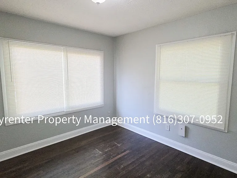 3921 Myrtle Ave — Photo 5