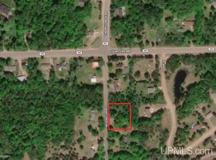 617 Cherry Creek Rd, Marquette, MI 49855