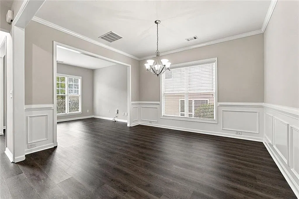 4 bed, 2.5 bath, 2814 sqft, $2,600 — Photo 4