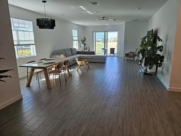 1309 Haywagon Trl — Photo 18