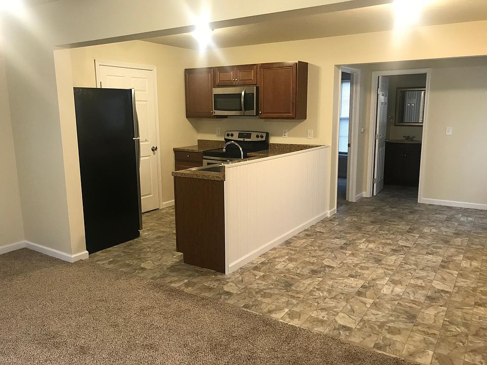 1st image of 200 Leone Dr