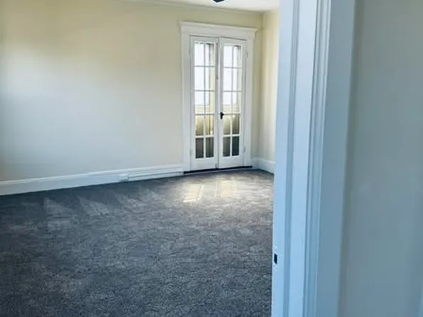 (undisclosed Address), New Rochelle, NY 10805