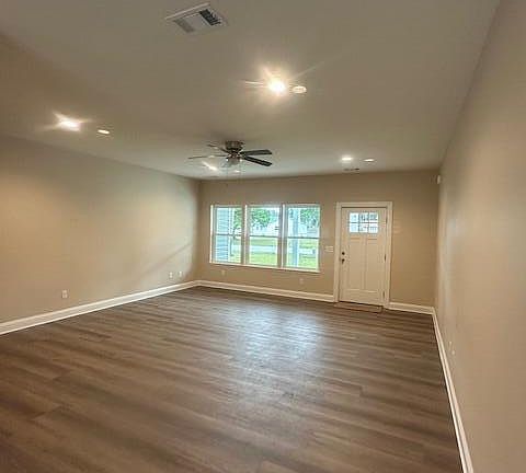 2nd image of 6032 Creek Road
