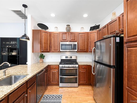 4th image of 1 Halley Court
