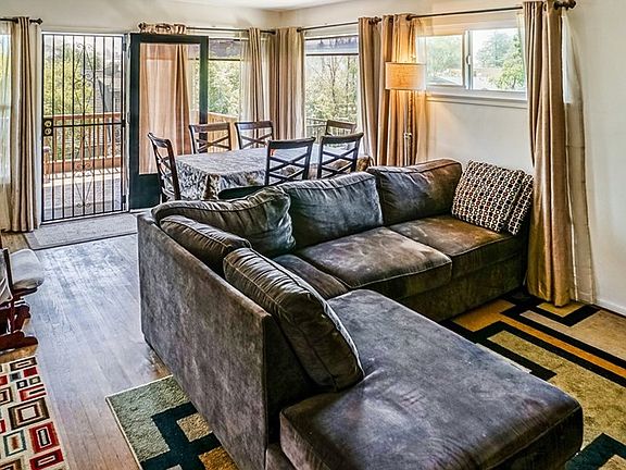 5th image of 2420 Ivanhoe Dr