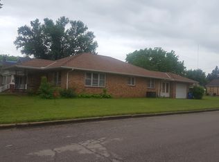 201 S 2nd St, Madison, KS 66860
