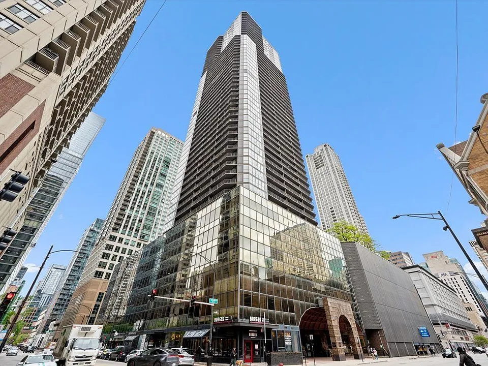 10 E Ontario St #4602