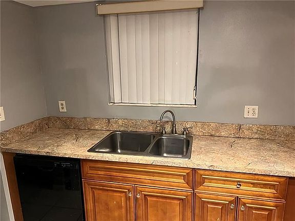 3rd image of 2810 E Riverside Dr #206A