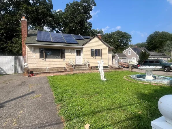 44 Lafayette Avenue, Amityville, NY 11701