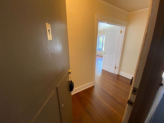 5th image of 5241 15th Ave NE APT 1