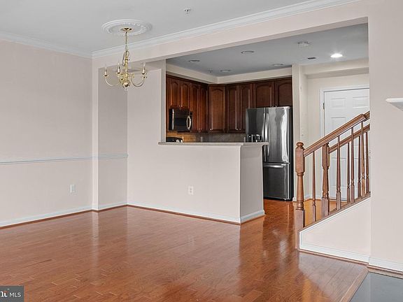 3rd image of 4610 Battenburg Ln #821