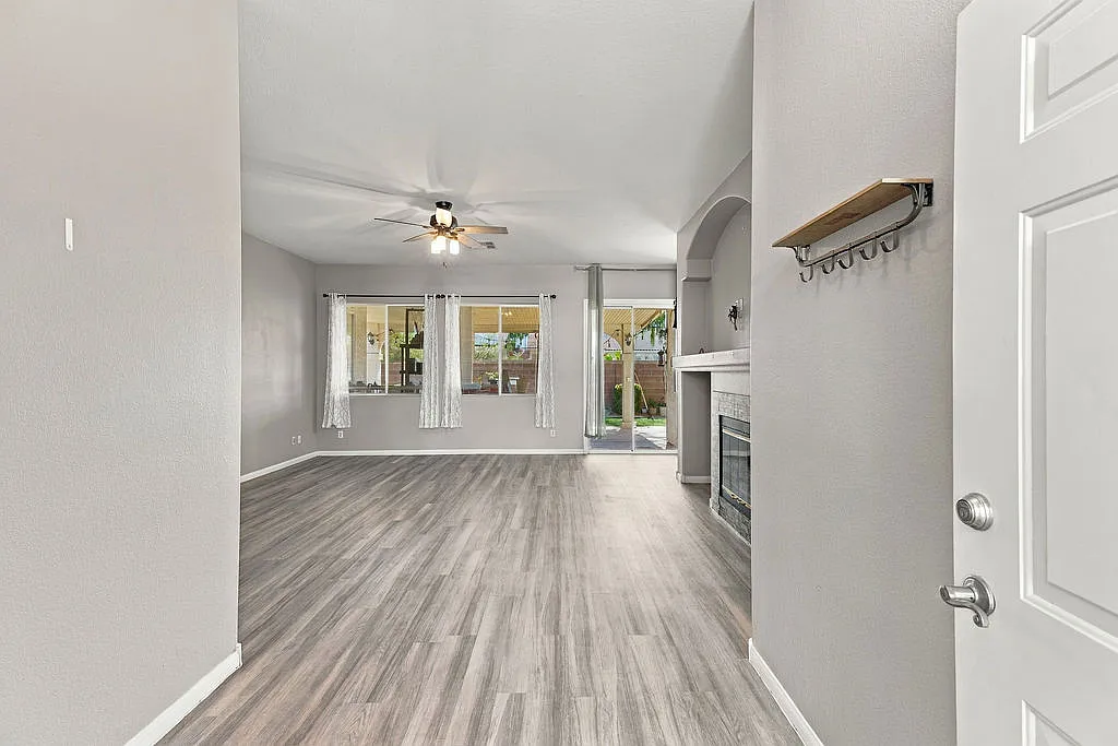 3 bed, 1758 sqft, $2,800 — Photo 4