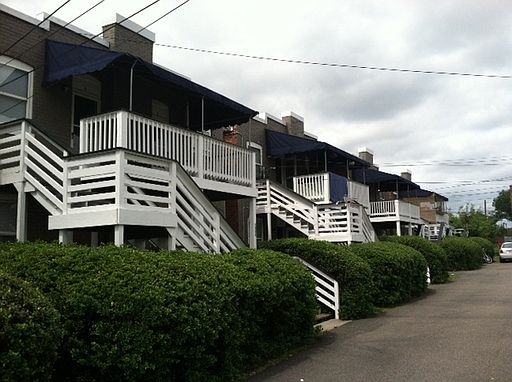 4th image of 2012 Idlewood Ave