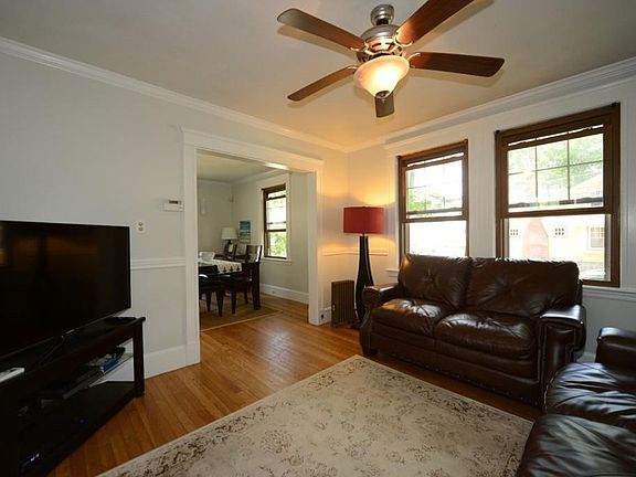 4th image of 102 West St