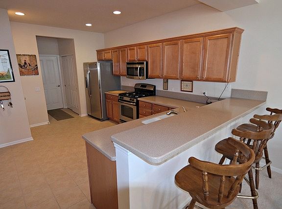 2nd image of 646 Handel Ln #1C