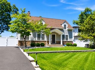 307 N Farview Ave, Paramus Boro, NJ 07652