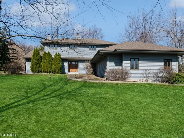 44W056 Fox Wilds Dr, Saint Charles, IL 60175
